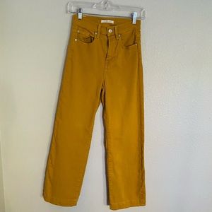 7 for all Mankind - High waste, wide leg pants. Size 24